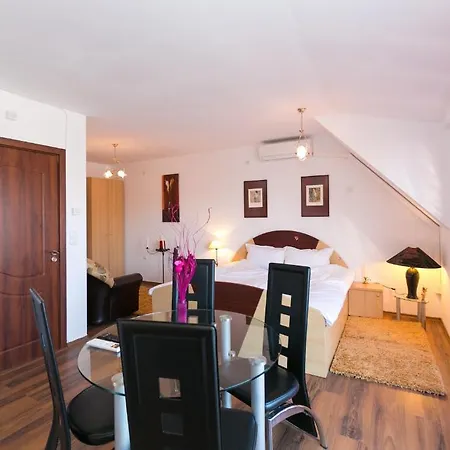 Penzion Guest Tivona 3*